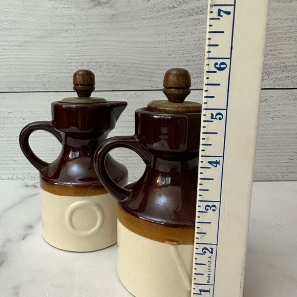 Pair of two tone ceramic stoneware oil and vinegar cruets jar with cork lids - Picture 6 of 6
